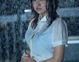 [DSVR-713]诗月圆（詩月まどか） 来了一个因暴雨而湿透的学生