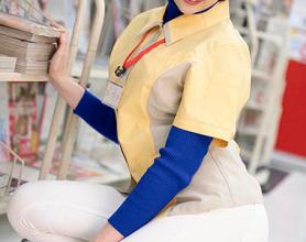 [STARS-348]夏目響 最投缘的便利店打工的主妇