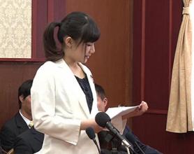 [SDDE-359]答辩中！在记者招待会上！