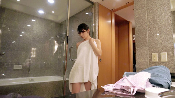 [261ARA-217]为了学费出来兼职的19岁女学生 