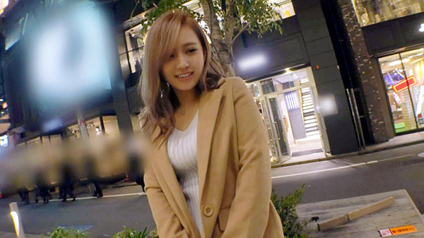 [261ARA-259]小麦色皮肤的20岁女孩 