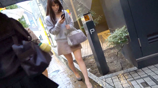 [200GANA-1583]下雨天在街上偶遇的女孩 