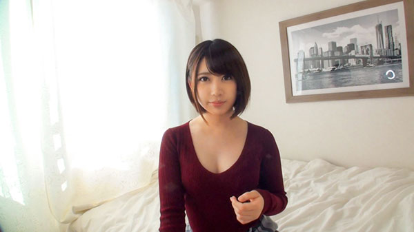 [300MIUM-033]在酒吧做服务员的微胖女孩 