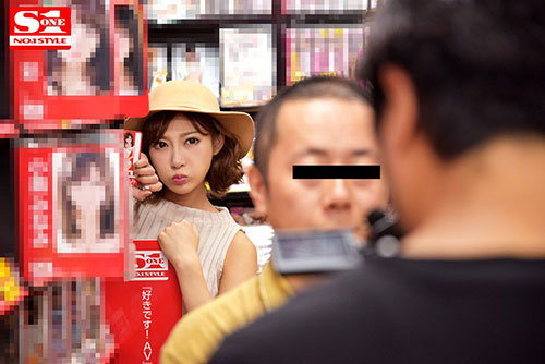 [SNIS-789]明日花绮罗（明日花キララ） 说坏话后本人就从背后登场 