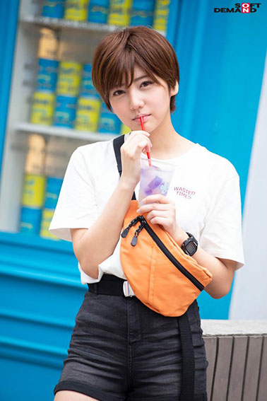 [KMHRS-001]小岩伊都（小岩いと） 看起来很酷很纯朴少女 