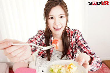 [DSVR-489]和久井玛丽亚（和久井まりあ） 笑脸太可爱的她近距离的看着 