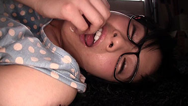 [MMAR-003]向井蓝 想被舔的粘着眼镜腐女 