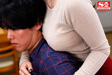 [SNIS-606]奥田咲 无意识中将胸部压在脸上 