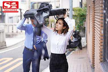 [SSNI-929]小岛南（小島みなみ） 倾泻了全部暴雨的黄昏 