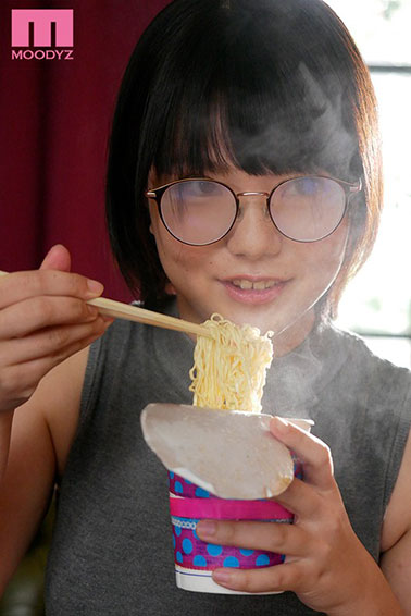 [MIFD-139]初爱宁宁（初愛ねんね） 眼镜防御坚固 