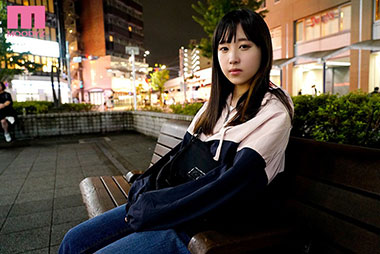 [MIFD-141]桜木なえ 在SNS上稍微有点话题的女歌手 